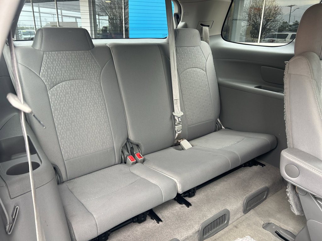 Used 2015 GMC Acadia SLE image 10