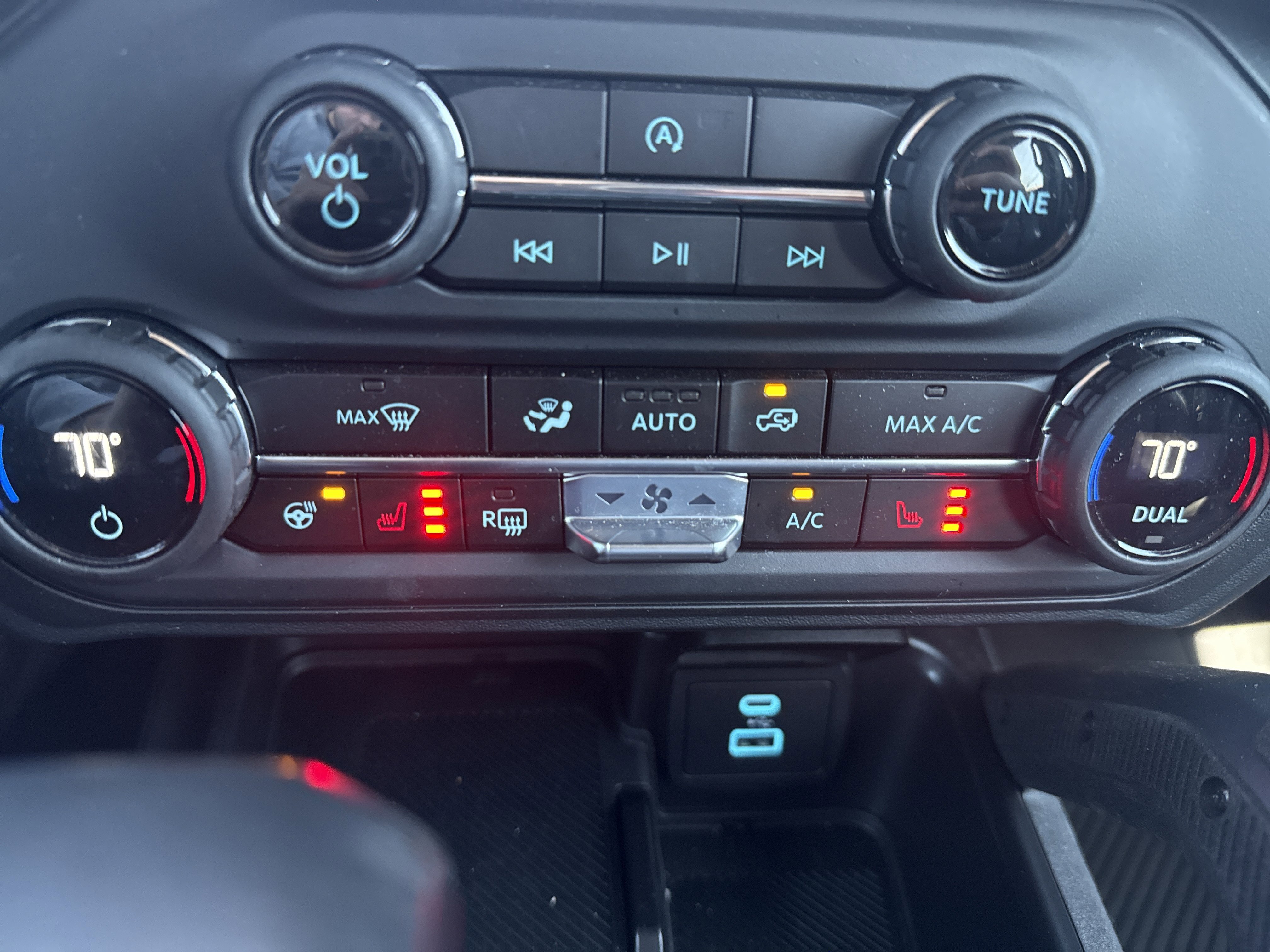 Used 2025 Ford Bronco Badlands AWD/4WD image 29