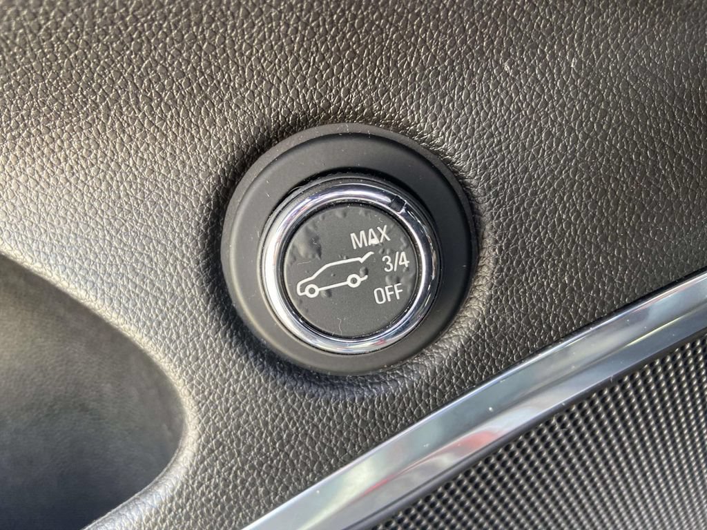 Used 2019 Buick Enclave Essence FWD image 31