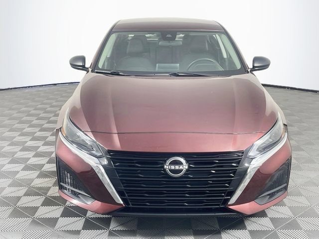 Used 2025 Nissan Altima 2.5 SV FWD image 3