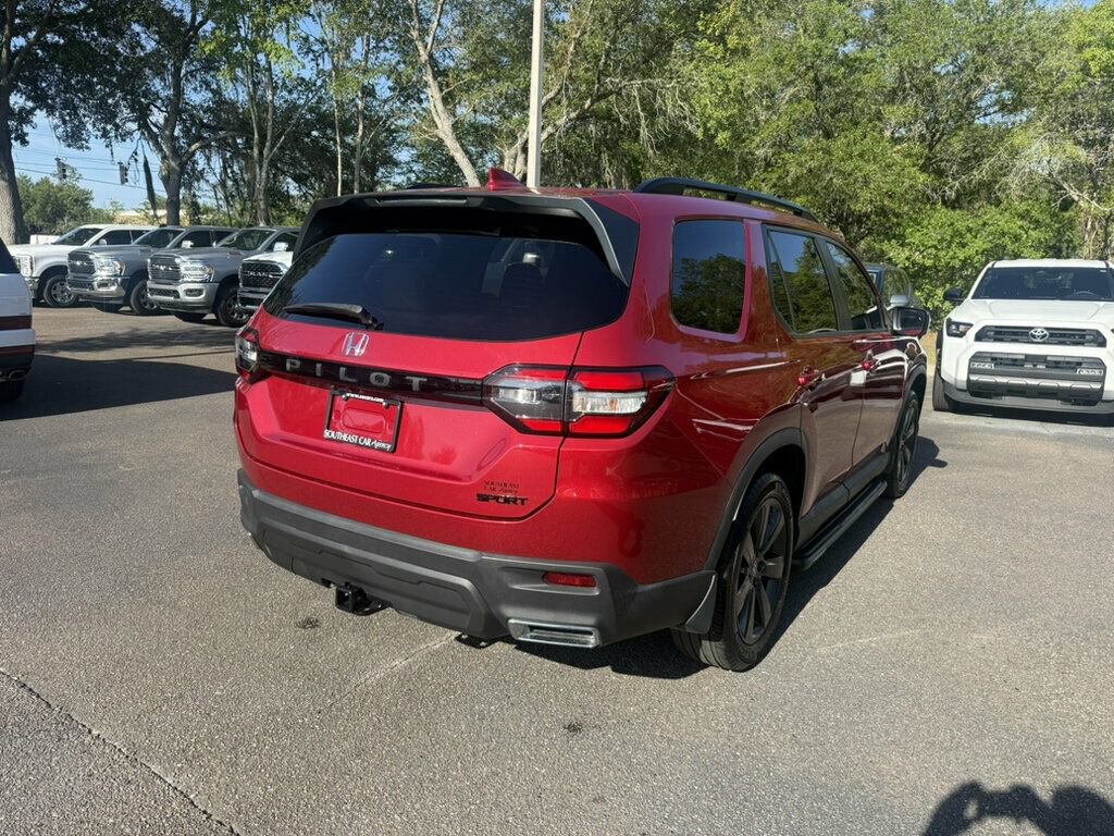 Used 2024 Honda Pilot Sport image 10