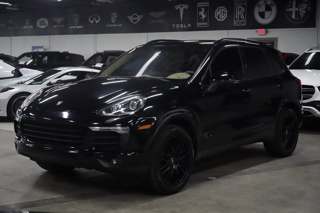 Used 2017 Porsche Cayenne Platinum Edition AWD/4WD image 1