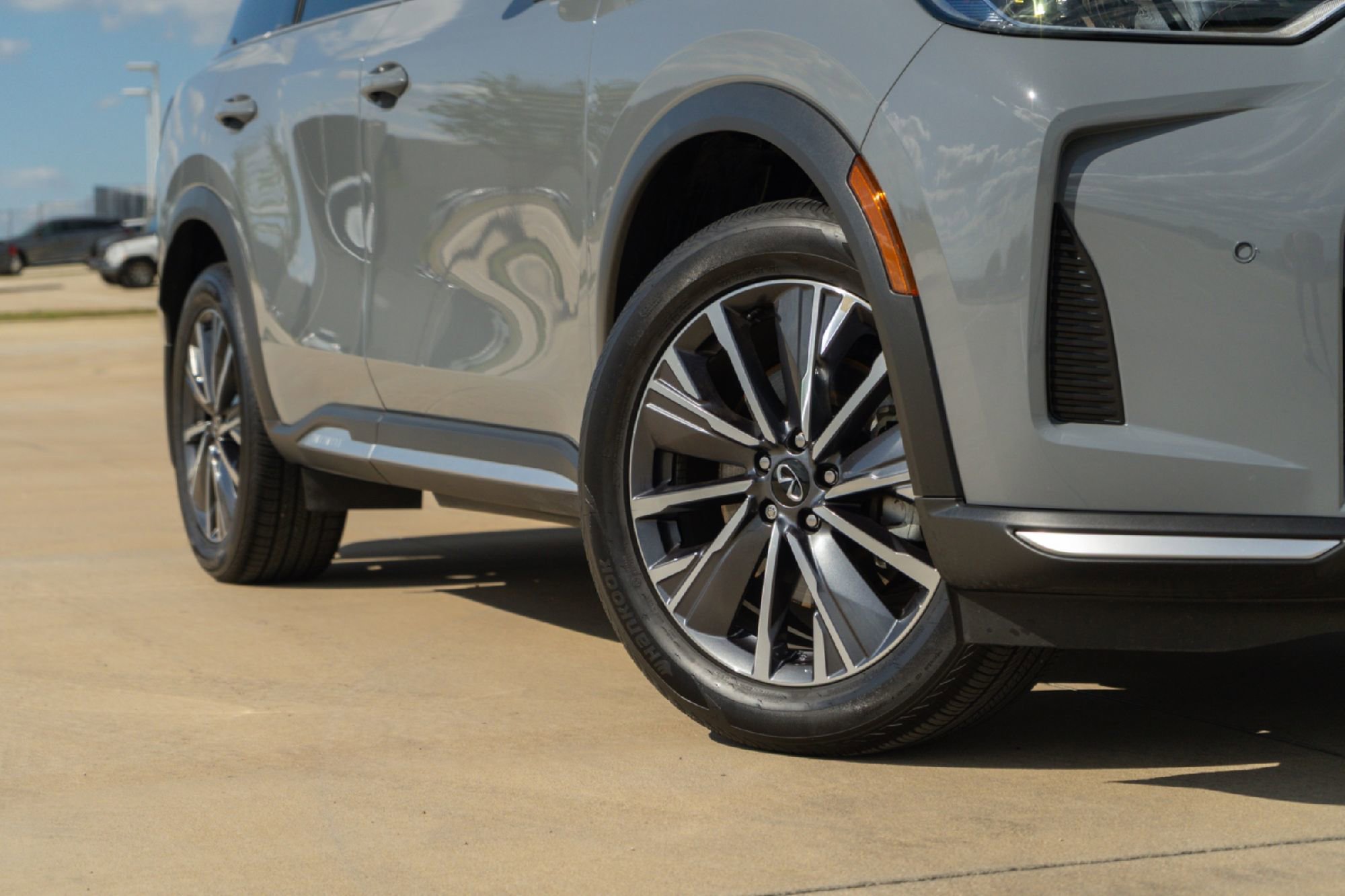 Certified 2026 INFINITI QX60 Luxe w/ Cargo Package image 2