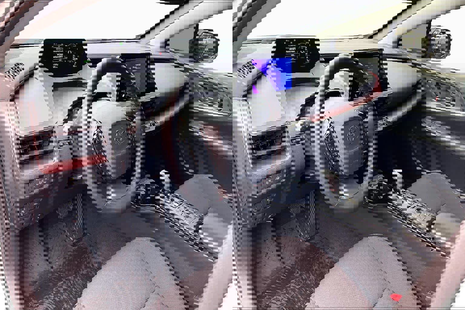 Used 2025 Toyota Prius Plug-In Hybrid image 17