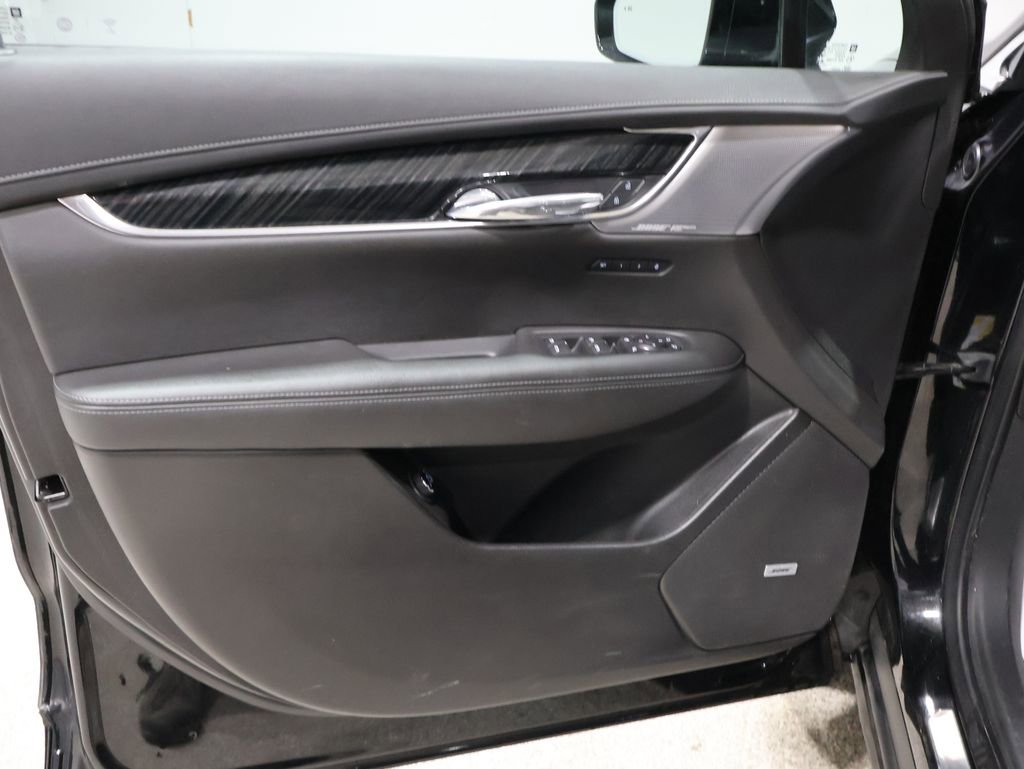 Used 2021 Cadillac XT6 Premium Luxury image 14
