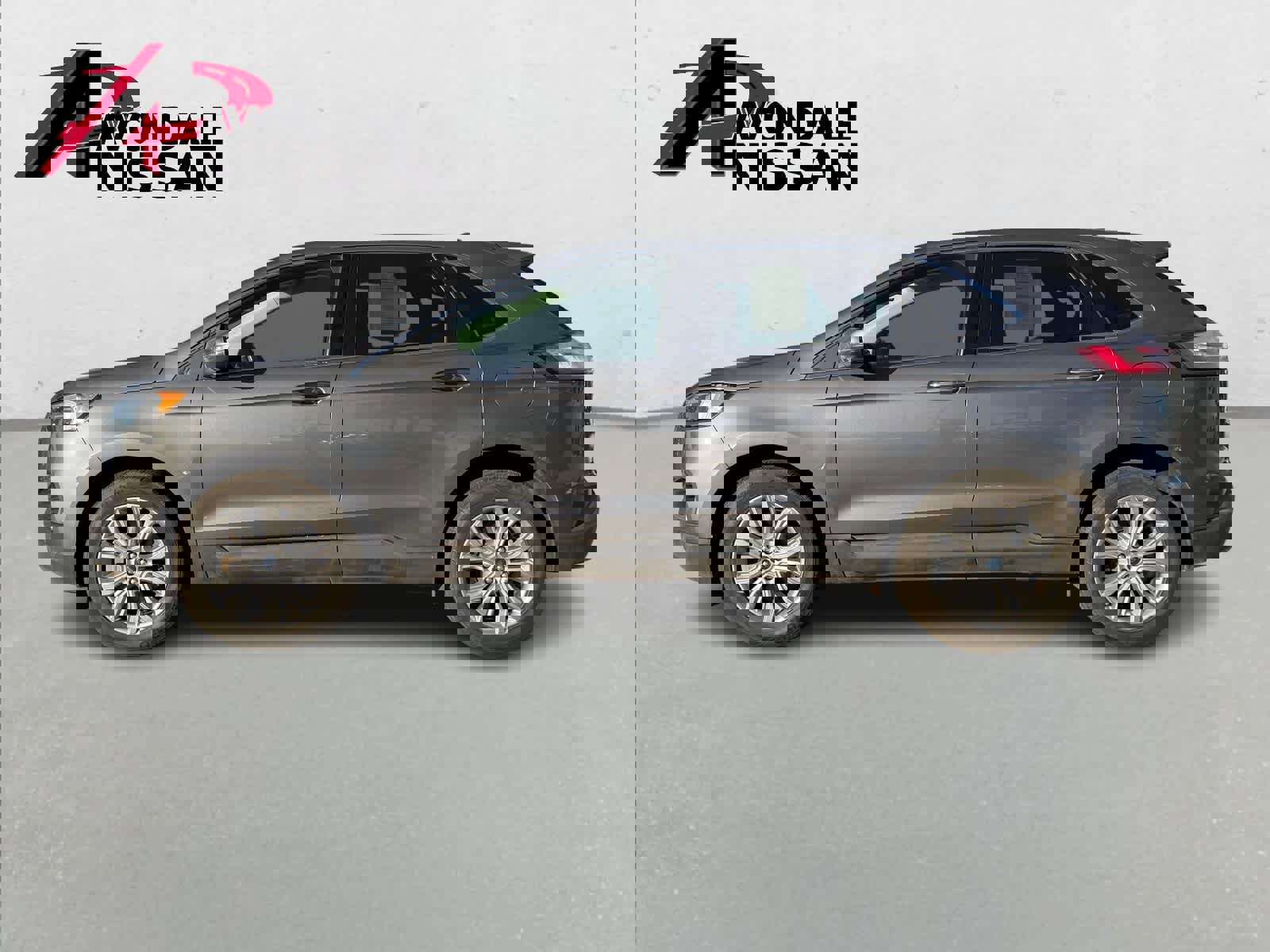 Used 2022 Ford Edge Titanium image 3