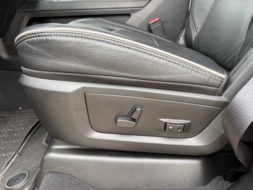 Used 2024 RAM 3500 Limited AWD/4WD image 13