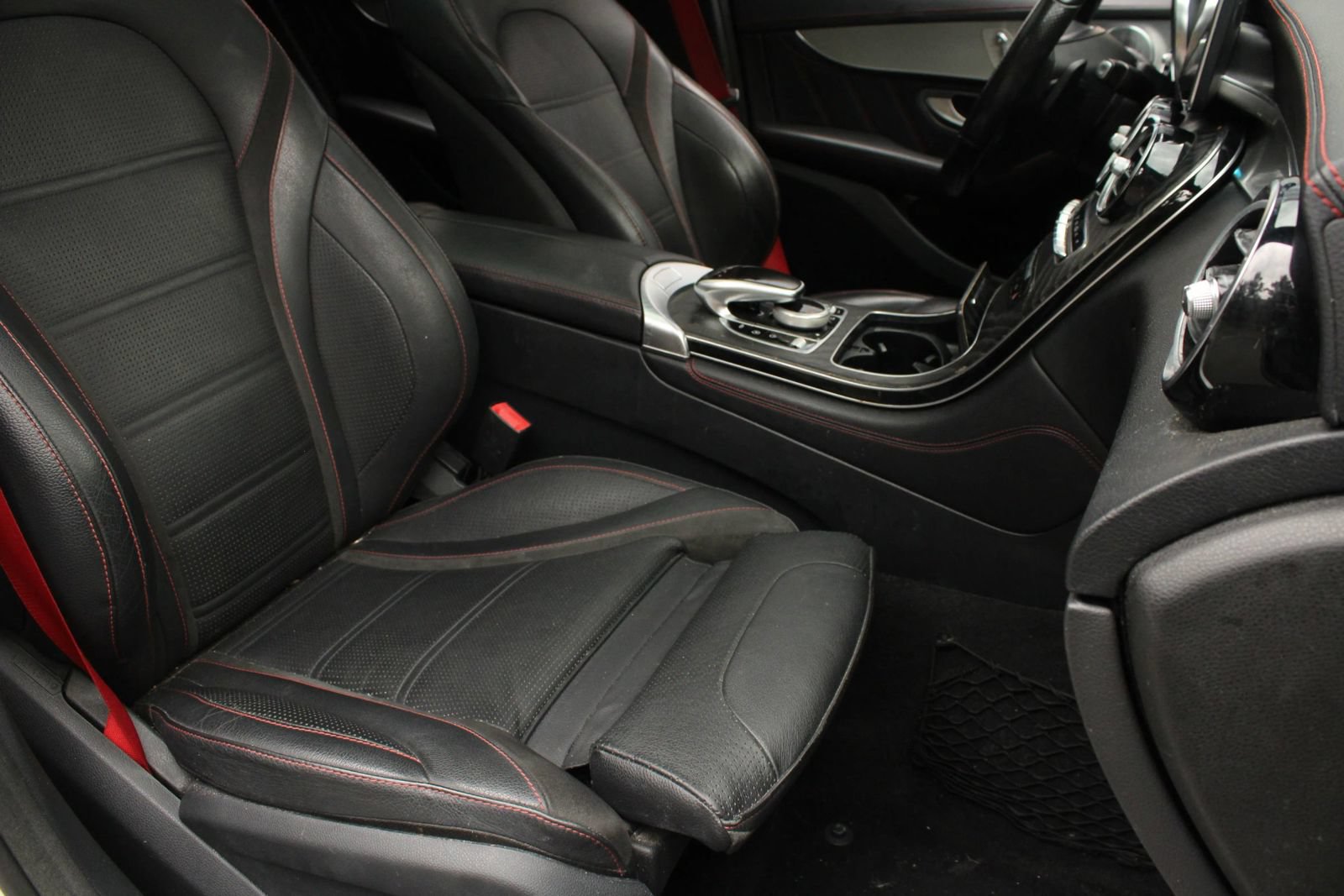 Used 2018 Mercedes-Benz GLC 43 AMG 4MATIC image 31