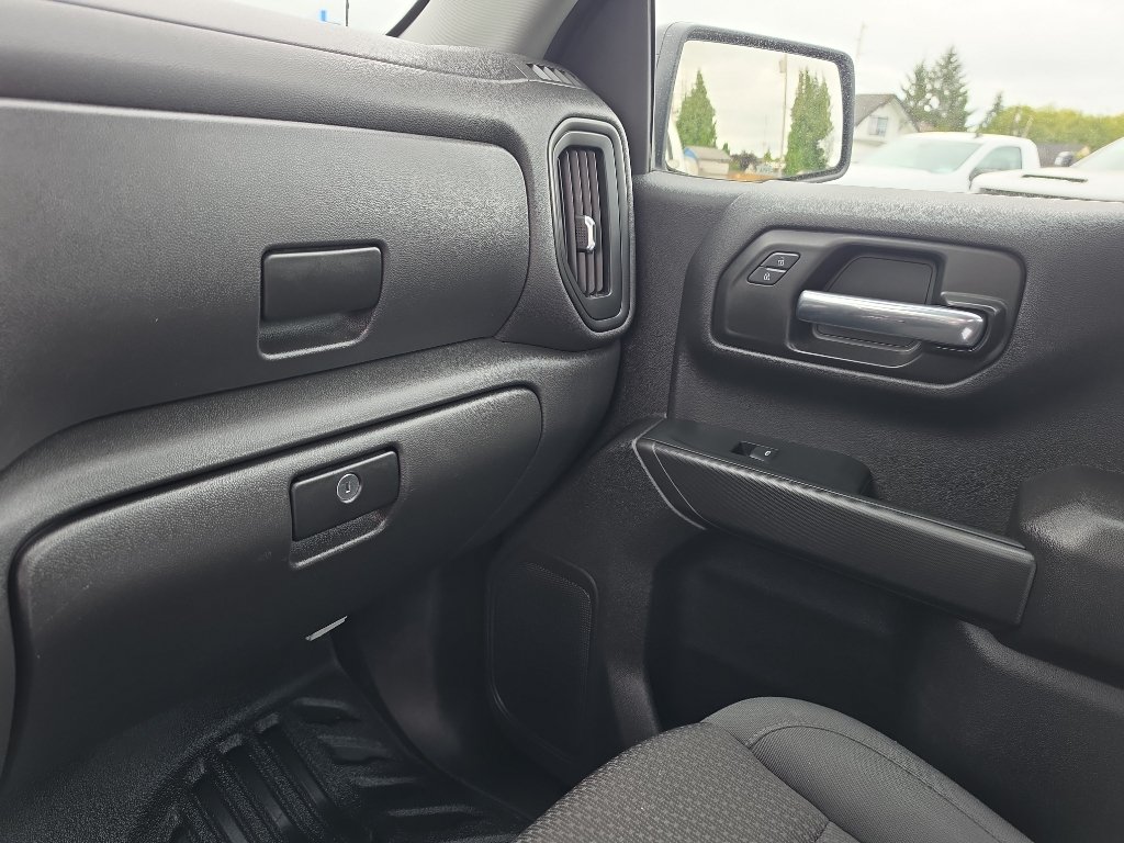 Certified 2025 Chevrolet Silverado 1500 W/T RWD image 19