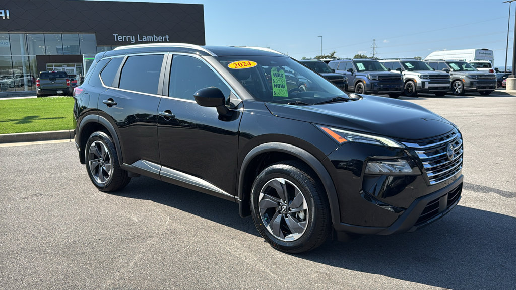 Used 2024 Nissan Rogue SV w/ SV Premium Package