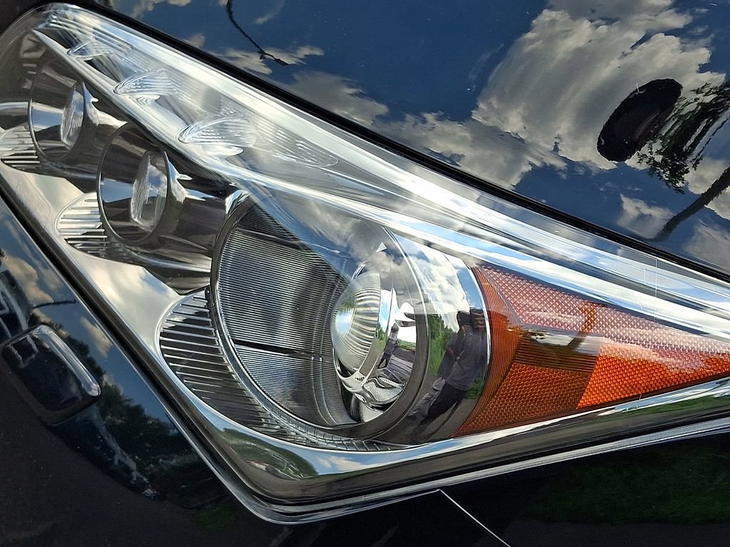 Used 2011 INFINITI QX56 4WD w/ Deluxe Touring Pkg image 9