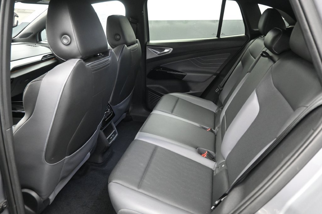 Used 2023 Volkswagen ID.4 Pro S RWD image 32