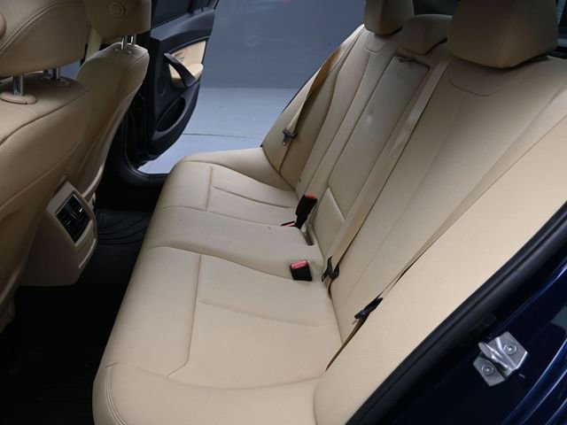 Used 2017 BMW 320i xDrive Sedan image 17