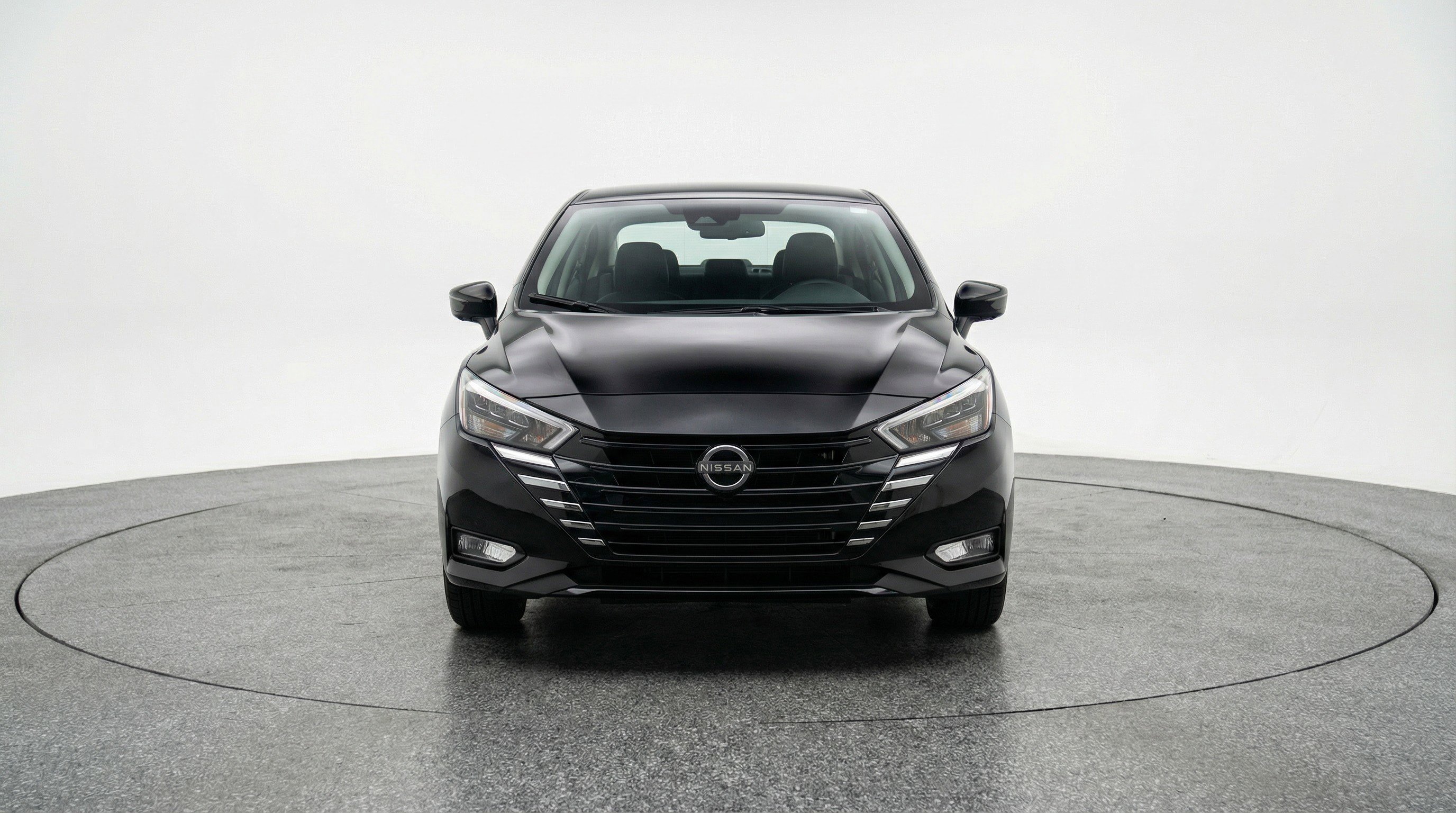 Used 2025 Nissan Versa SV image 2