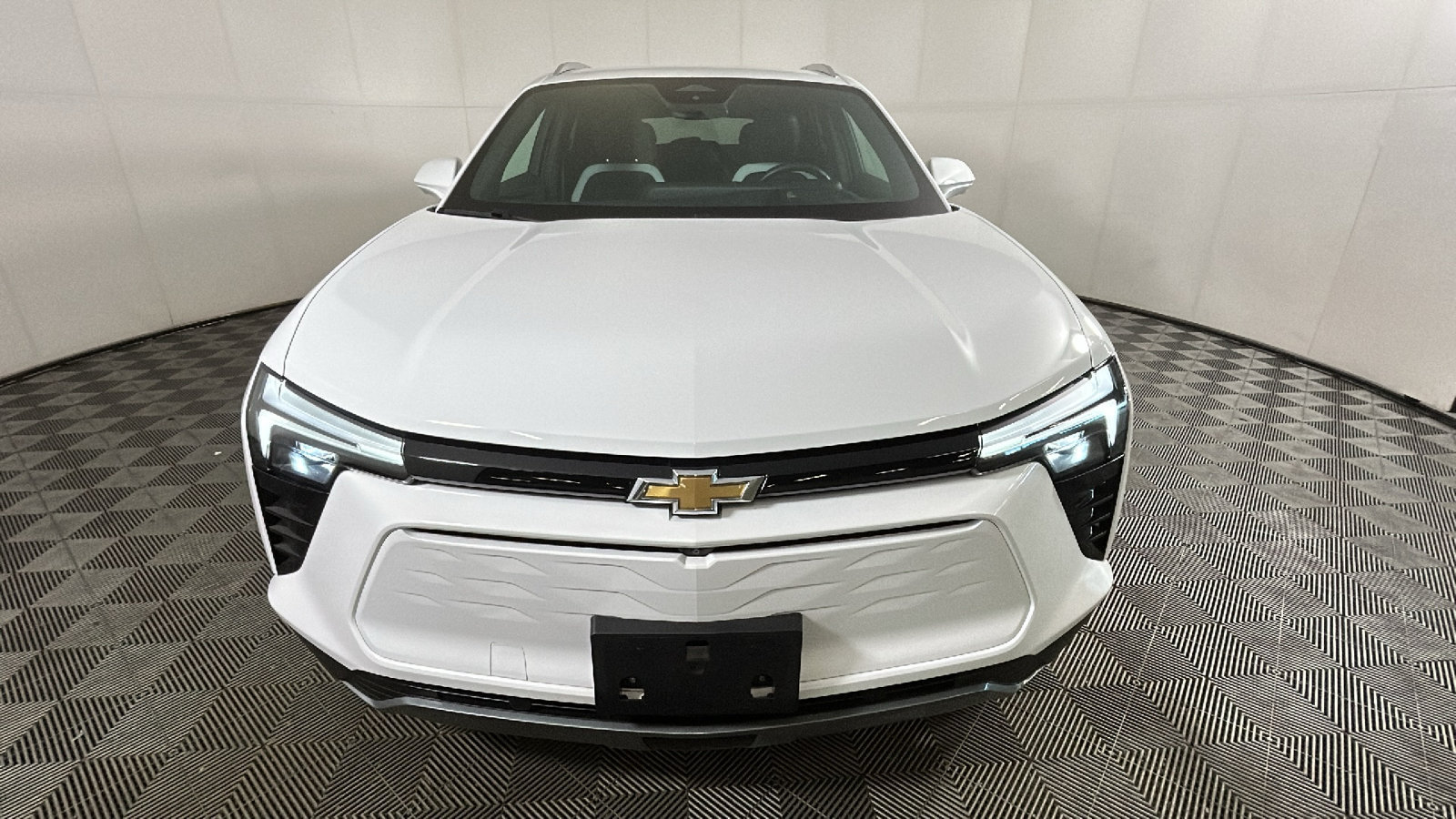 Used 2024 Chevrolet Blazer EV LT AWD/4WD image 9