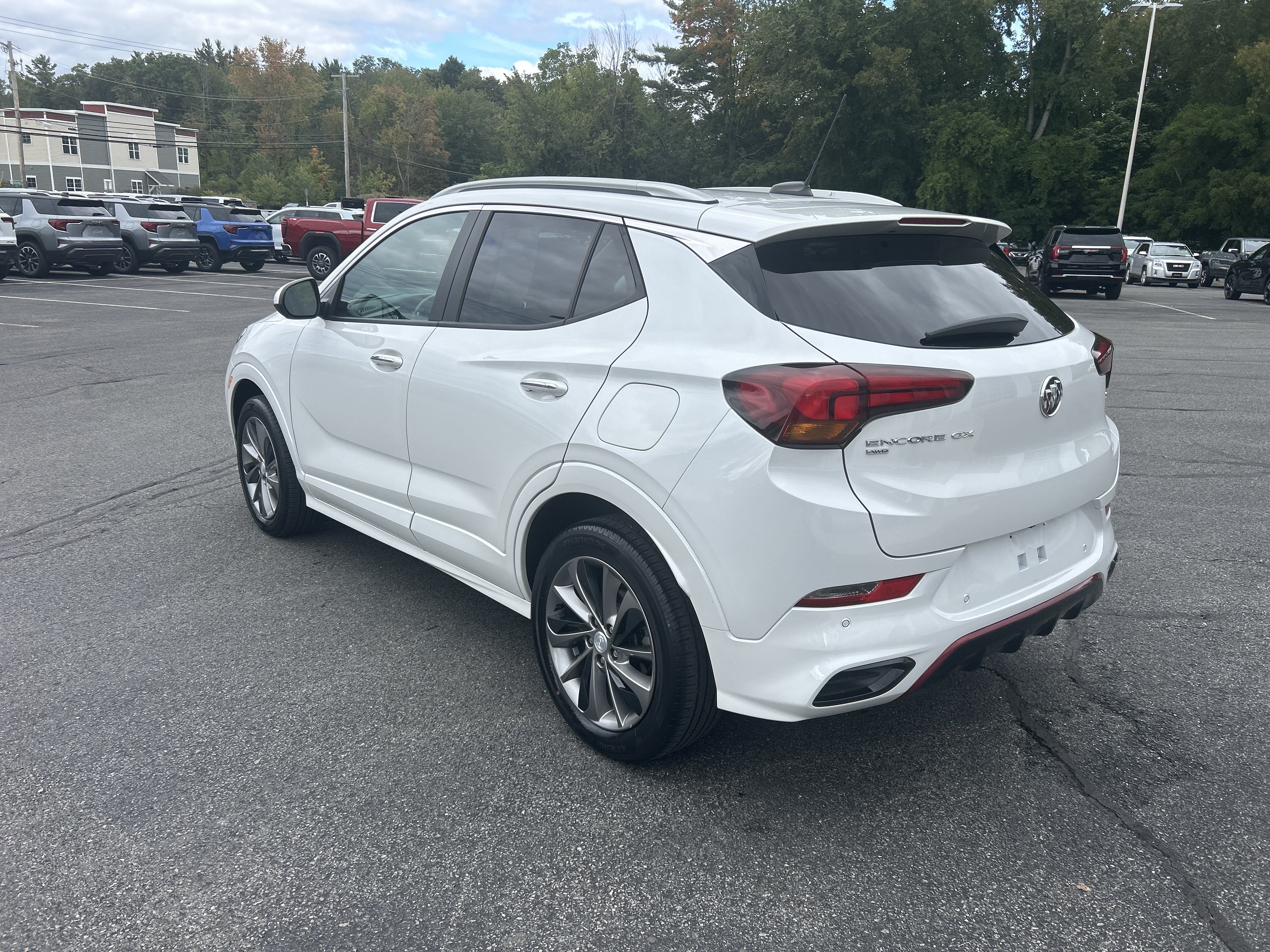 Used 2021 Buick Encore GX Select w/ Advanced Technology Package AWD/4WD image 5
