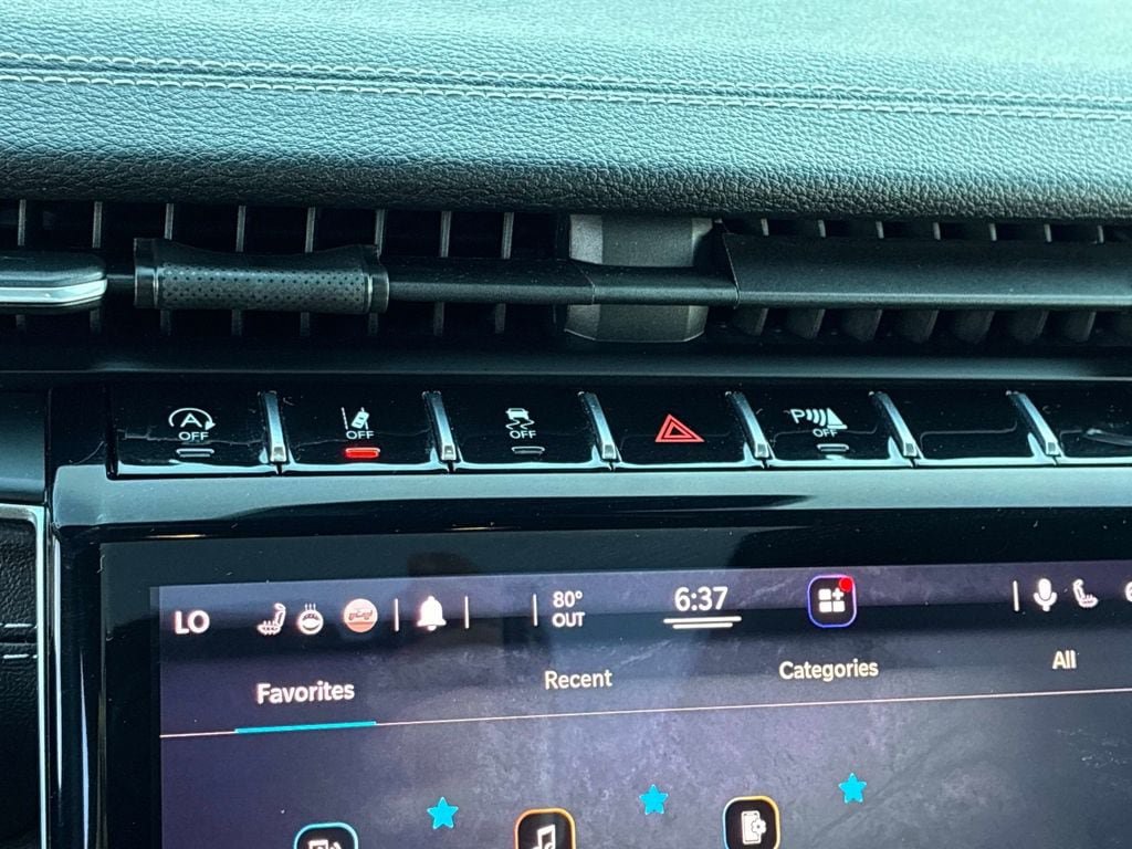 Certified 2021 Jeep Grand Cherokee L Limited AWD/4WD image 37