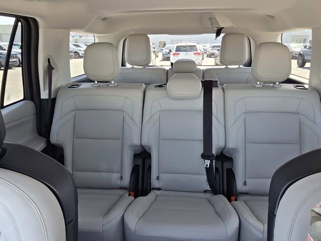 New 2026 Lincoln Navigator Premiere AWD/4WD image 14