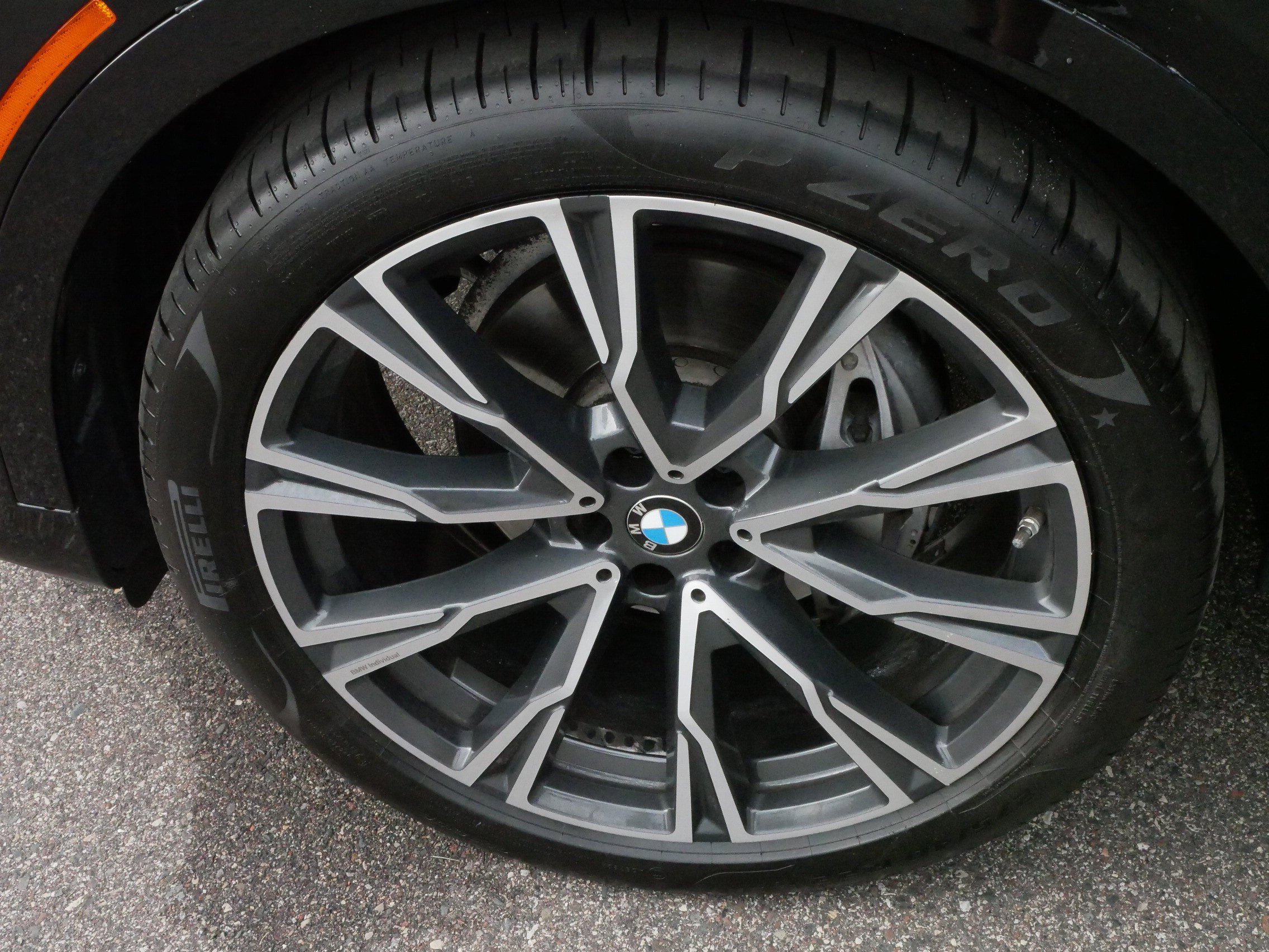 Used 2022 BMW X7 xDrive40i w/ M Sport Package image 15