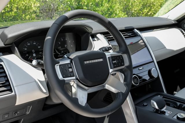 New 2026 Land Rover Discovery S AWD/4WD image 21