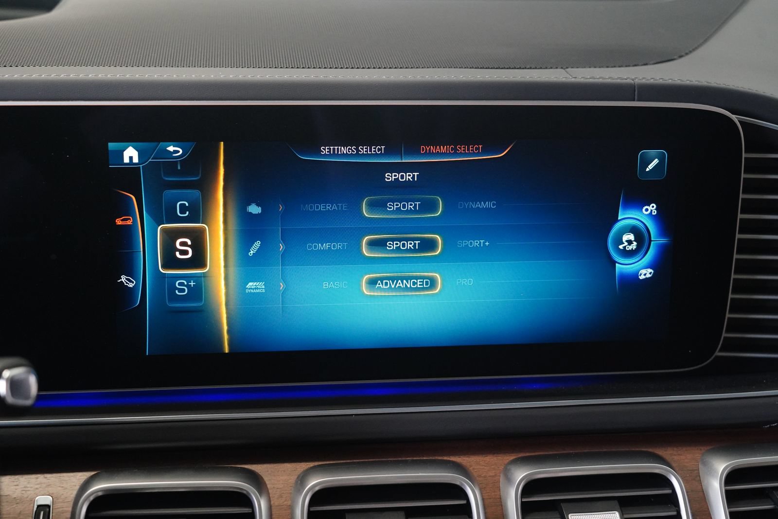 New 2026 Mercedes-Benz GLS 63 AMG 4MATIC image 29