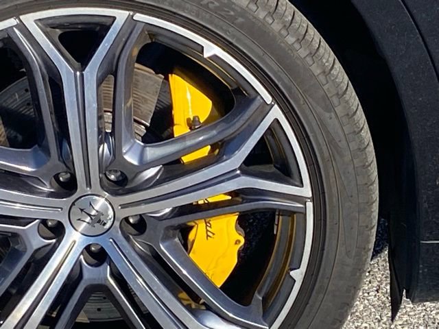 Used 2023 Maserati Levante Modena image 13