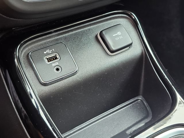 Used 2020 Jeep Compass Latitude FWD image 30