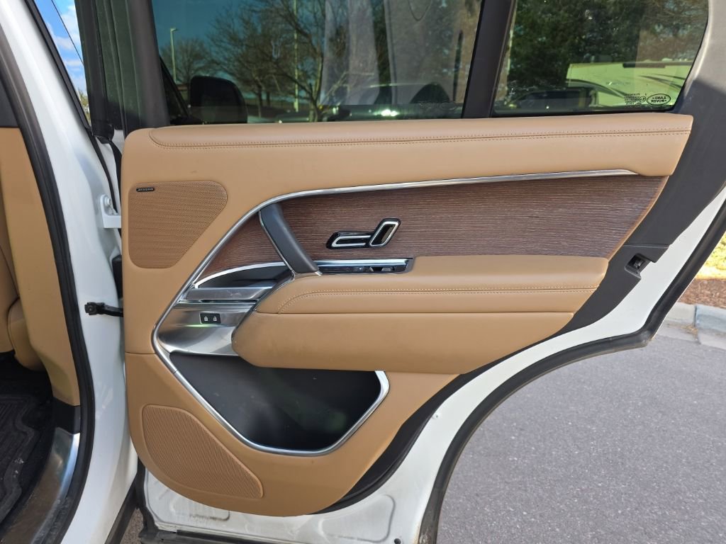 Used 2023 Land Rover Range Rover SE image 20