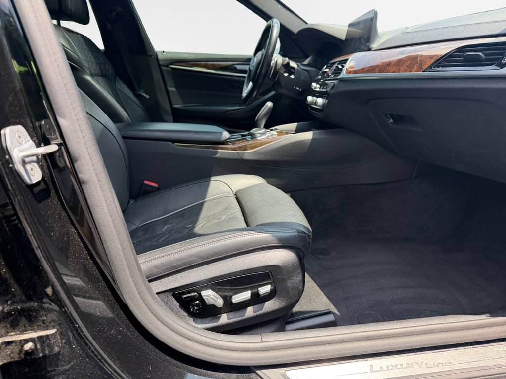 Used 2020 BMW 530i xDrive w/ Premium Package AWD/4WD image 26