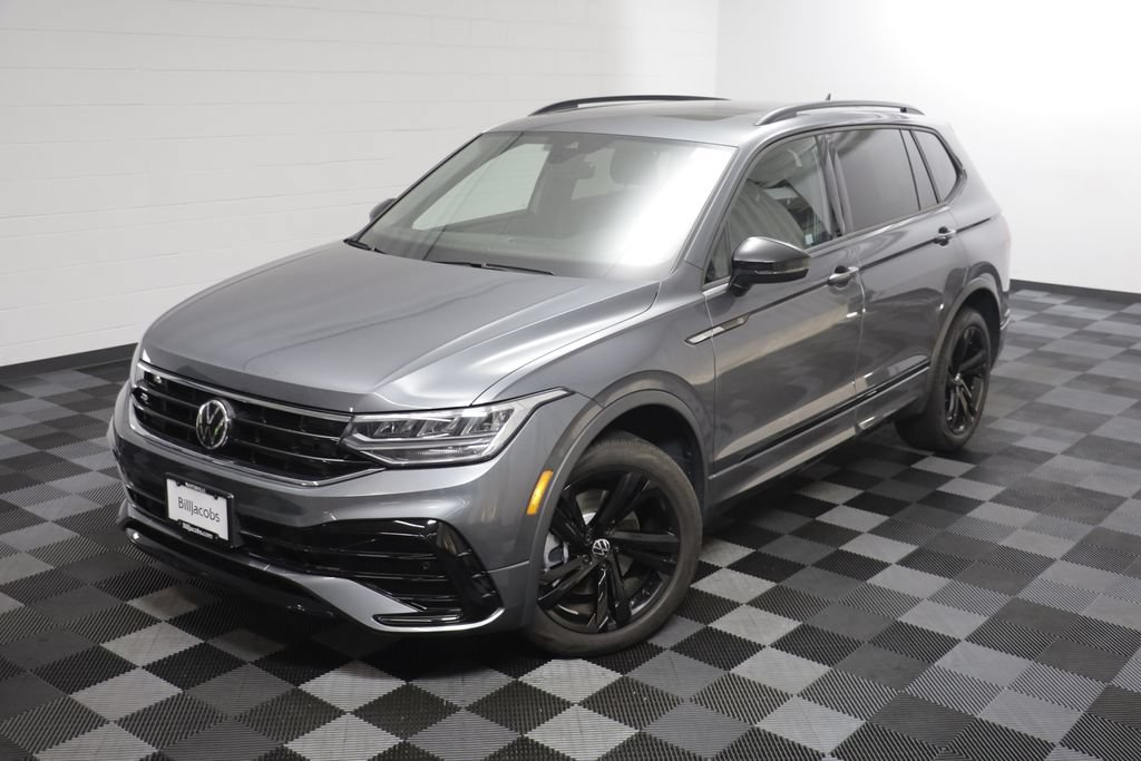 Certified 2023 Volkswagen Tiguan SE R-Line FWD image 2