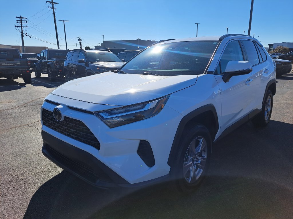 Used 2025 Toyota RAV4 XLE FWD image 7
