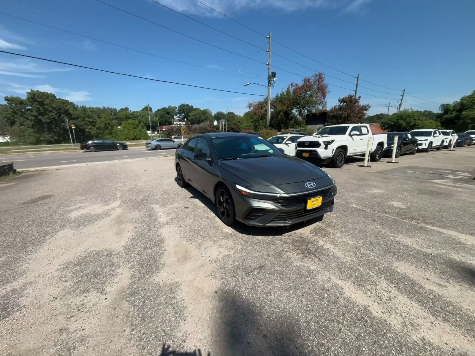 Used 2026 Hyundai Elantra Sport FWD image 3