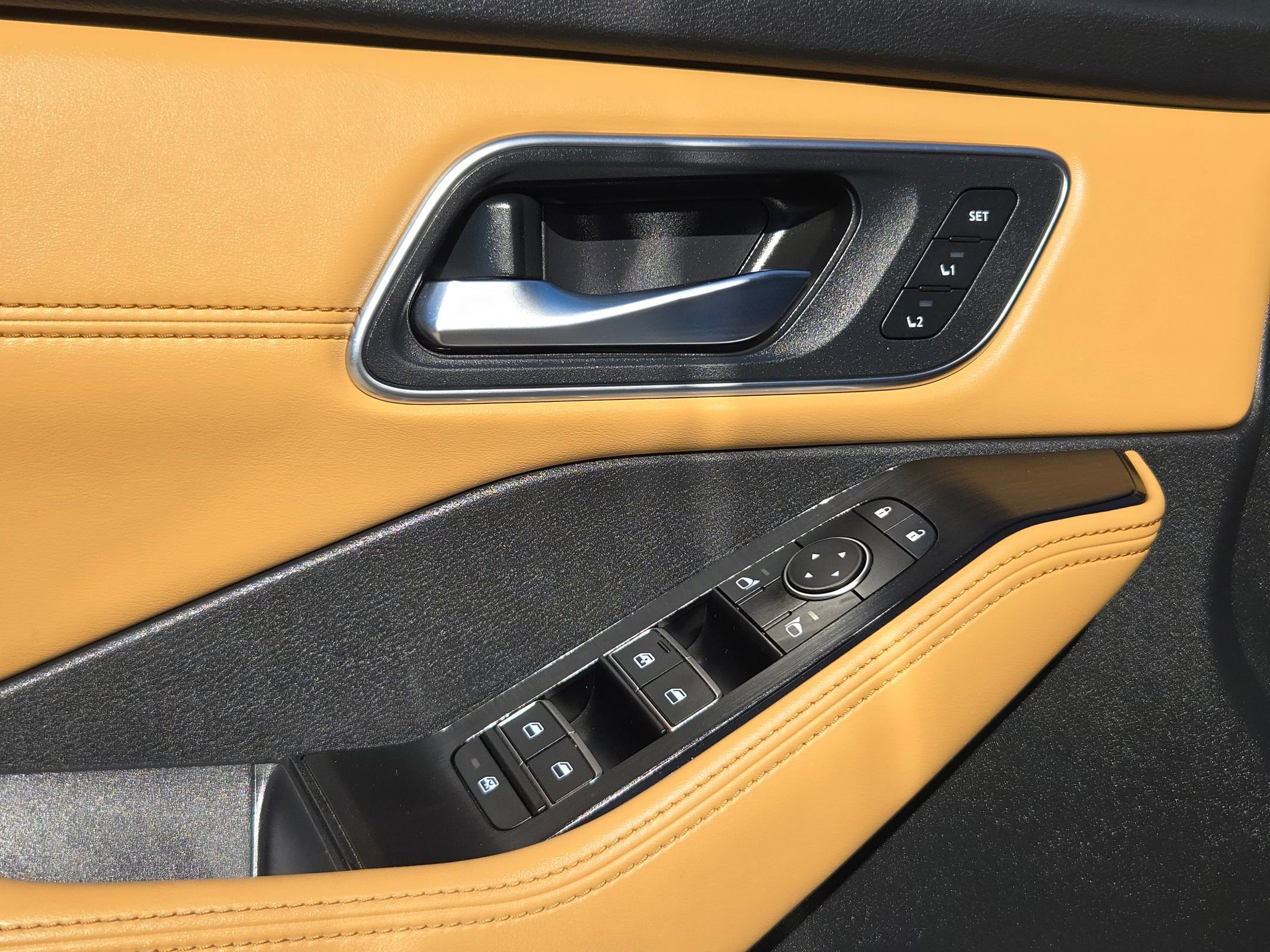 Used 2023 Nissan Rogue Platinum w/ Platinum Premium Package image 13