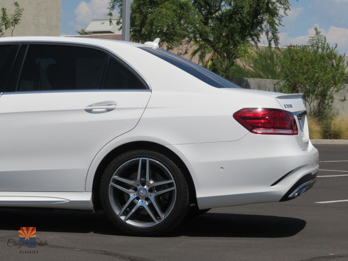 Used 2014 Mercedes-Benz E 550 4MATIC Sedan image 20