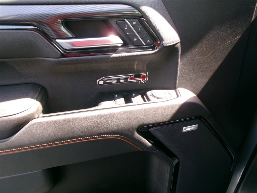 Used 2024 GMC Sierra 1500 AT4 w/ Technology Package image 27