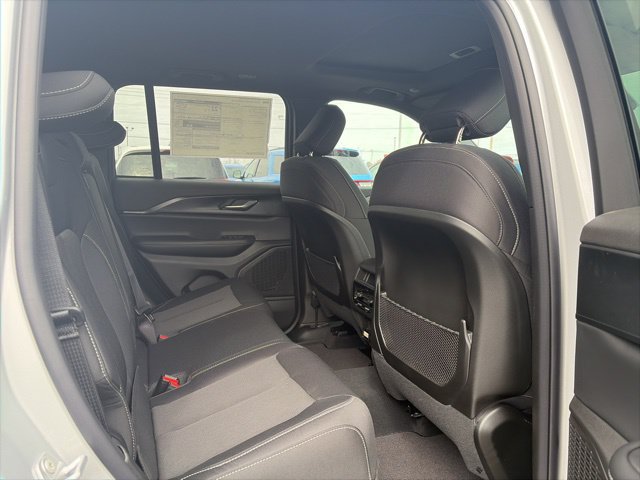 New 2026 Jeep Grand Cherokee Laredo X AWD/4WD image 11