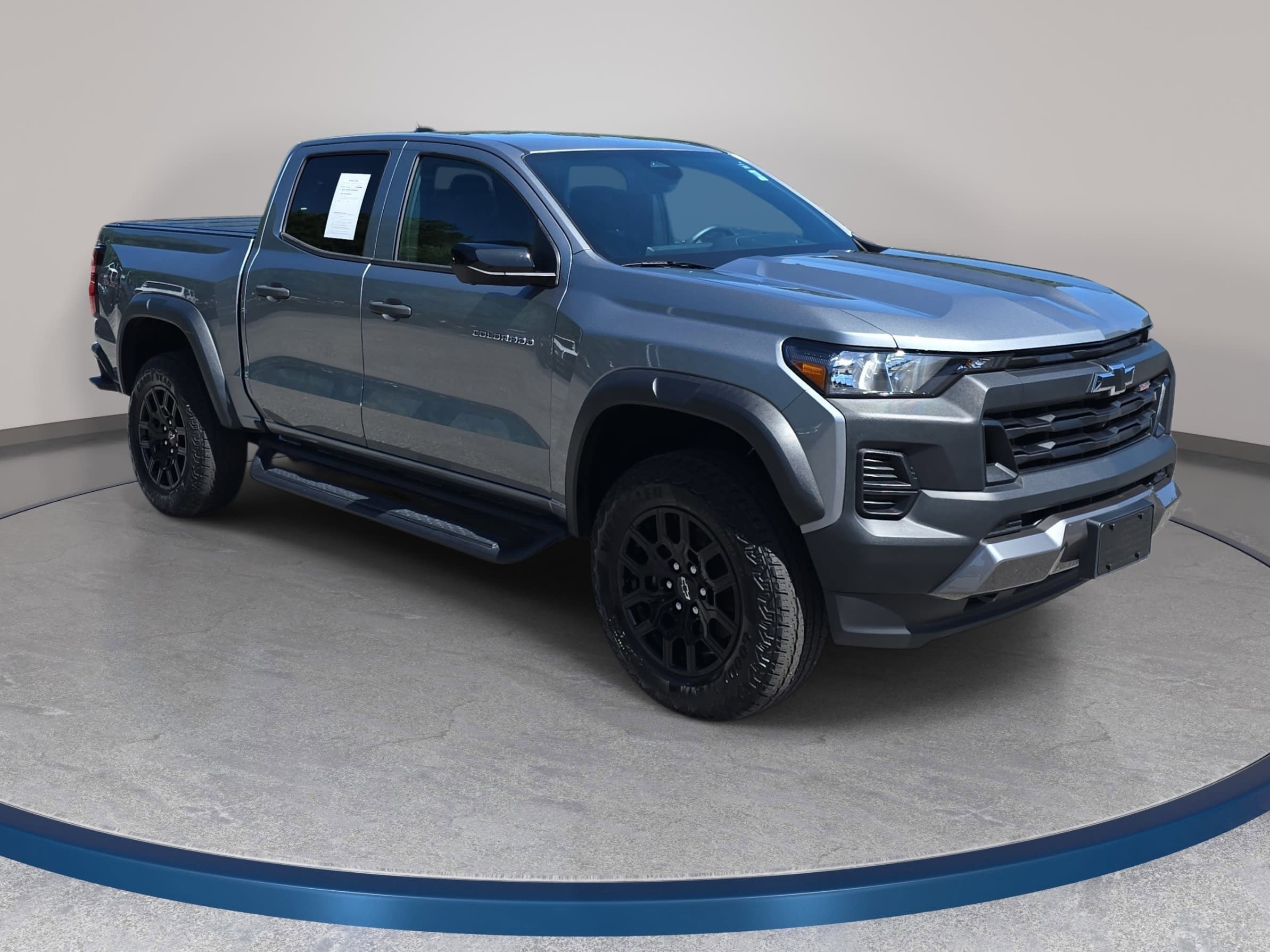 Used 2023 Chevrolet Colorado Trail Boss w/ Technology Package AWD/4WD image 3