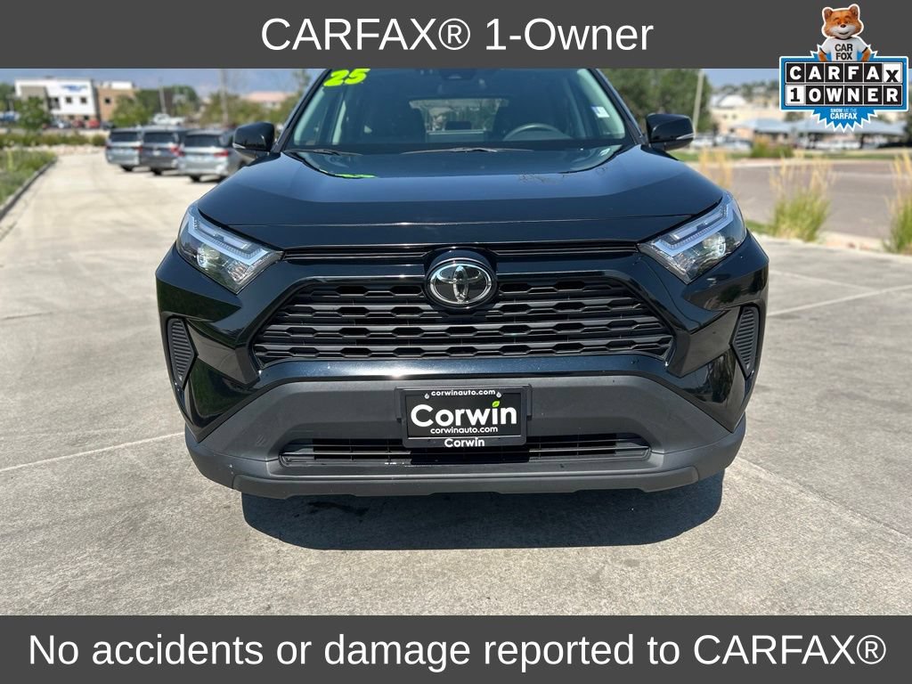 Used 2025 Toyota RAV4 XLE AWD/4WD image 2