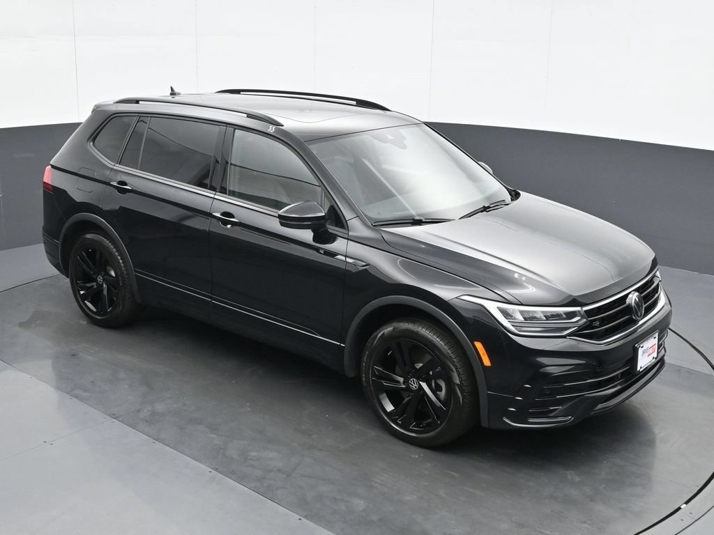 Used 2024 Volkswagen Tiguan SE R-Line AWD/4WD image 24