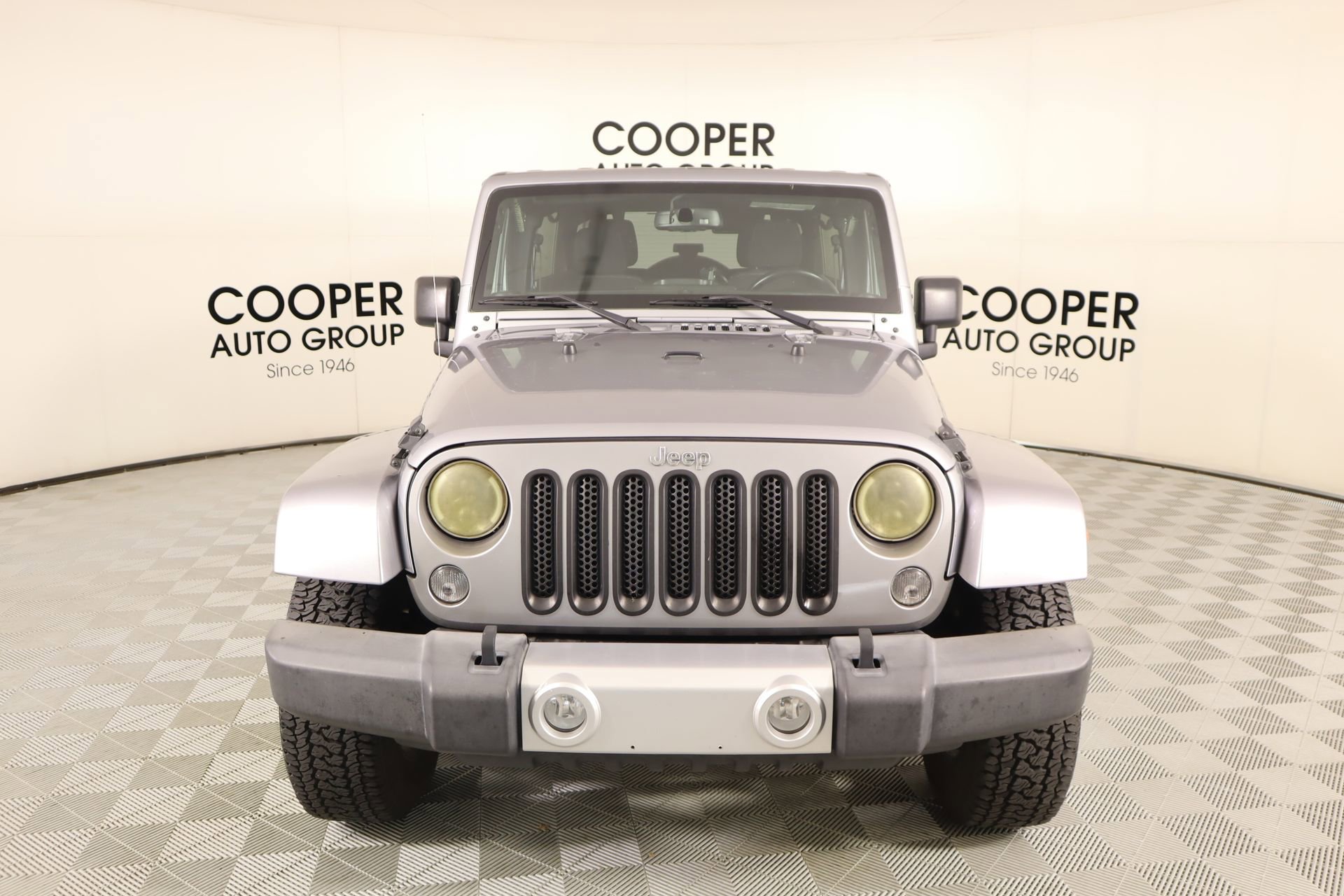 Used 2015 Jeep Wrangler Unlimited Sahara w/ Connectivity Group image 7