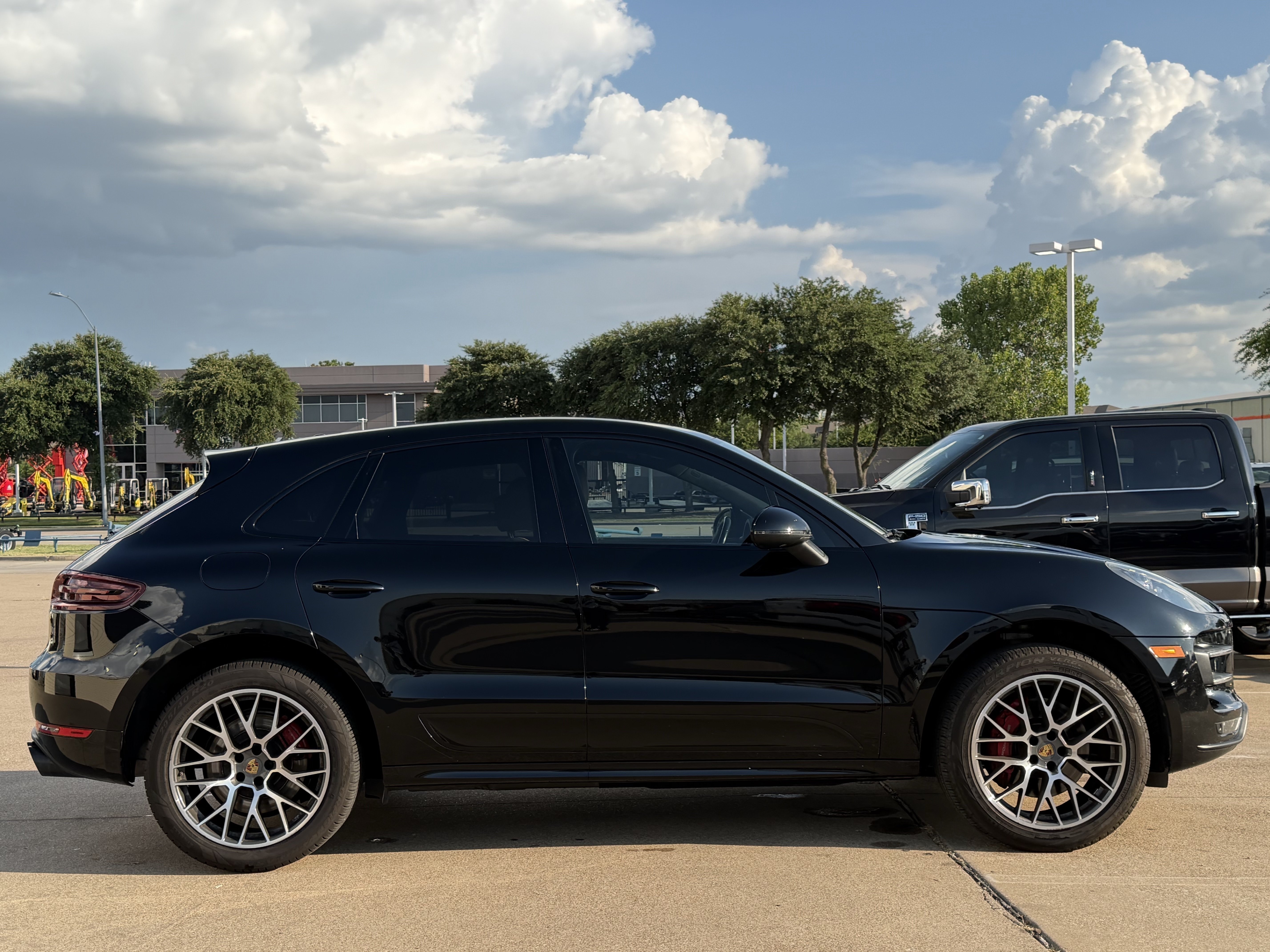 Used 2018 Porsche Macan Turbo w/ Premium Package Plus AWD/4WD image 8