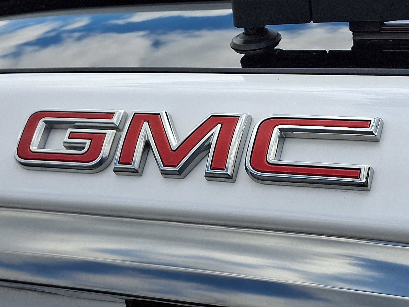 Used 2023 GMC Terrain AT4 w/ LPO, 'HIT The Road' Package image 32