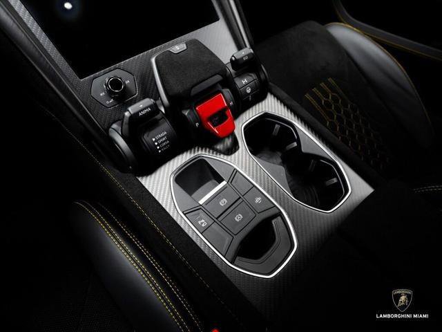 Used 2024 Lamborghini Urus Performante AWD/4WD image 41
