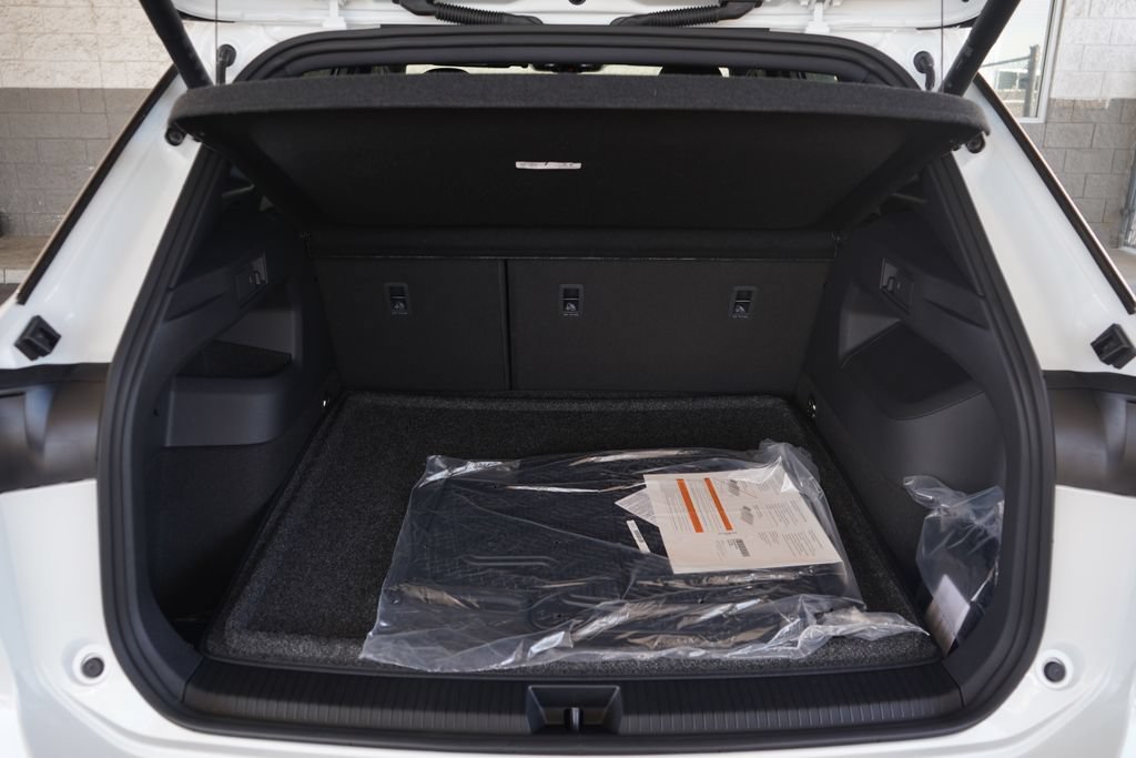 New 2026 Volkswagen Tiguan SEL R-Line AWD/4WD image 13