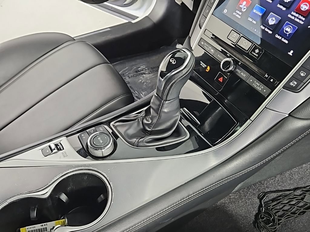Used 2019 INFINITI Q60 3.0t w/ Cargo Package RWD image 16