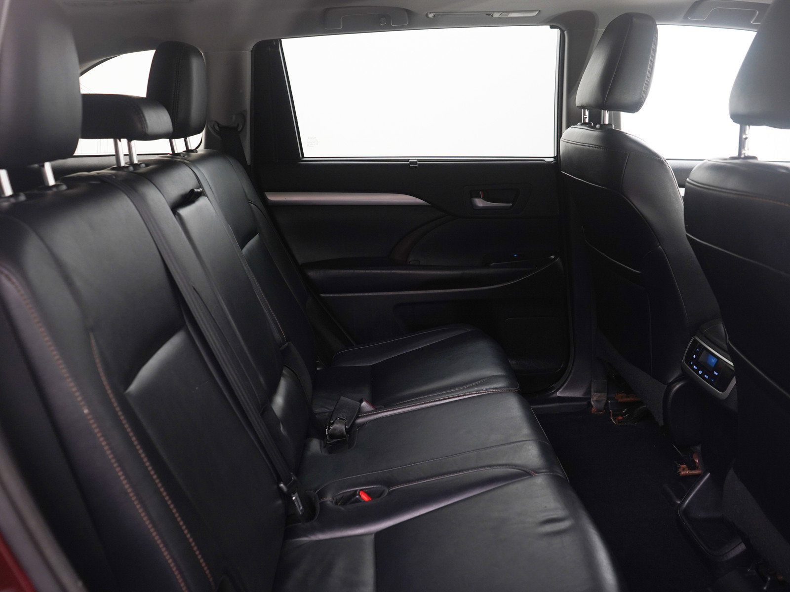 Used 2018 Toyota Highlander XLE image 12