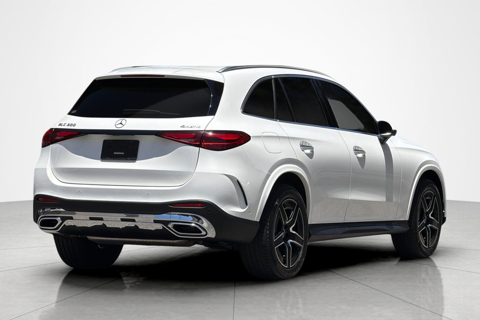 Used 2024 Mercedes-Benz GLC 300 4MATIC image 5