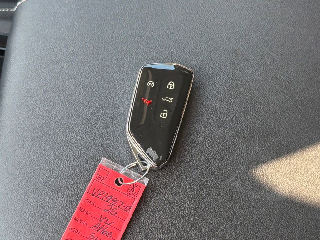 Used 2025 Volkswagen Atlas SEL image 29