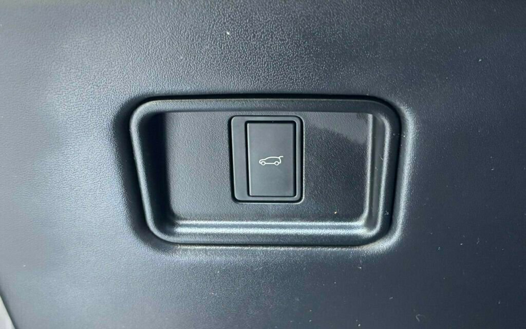 Used 2023 Land Rover Range Rover Sport First Edition image 34