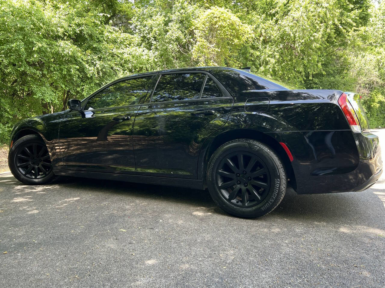 Used 2018 Chrysler 300 Touring L AWD/4WD image 8